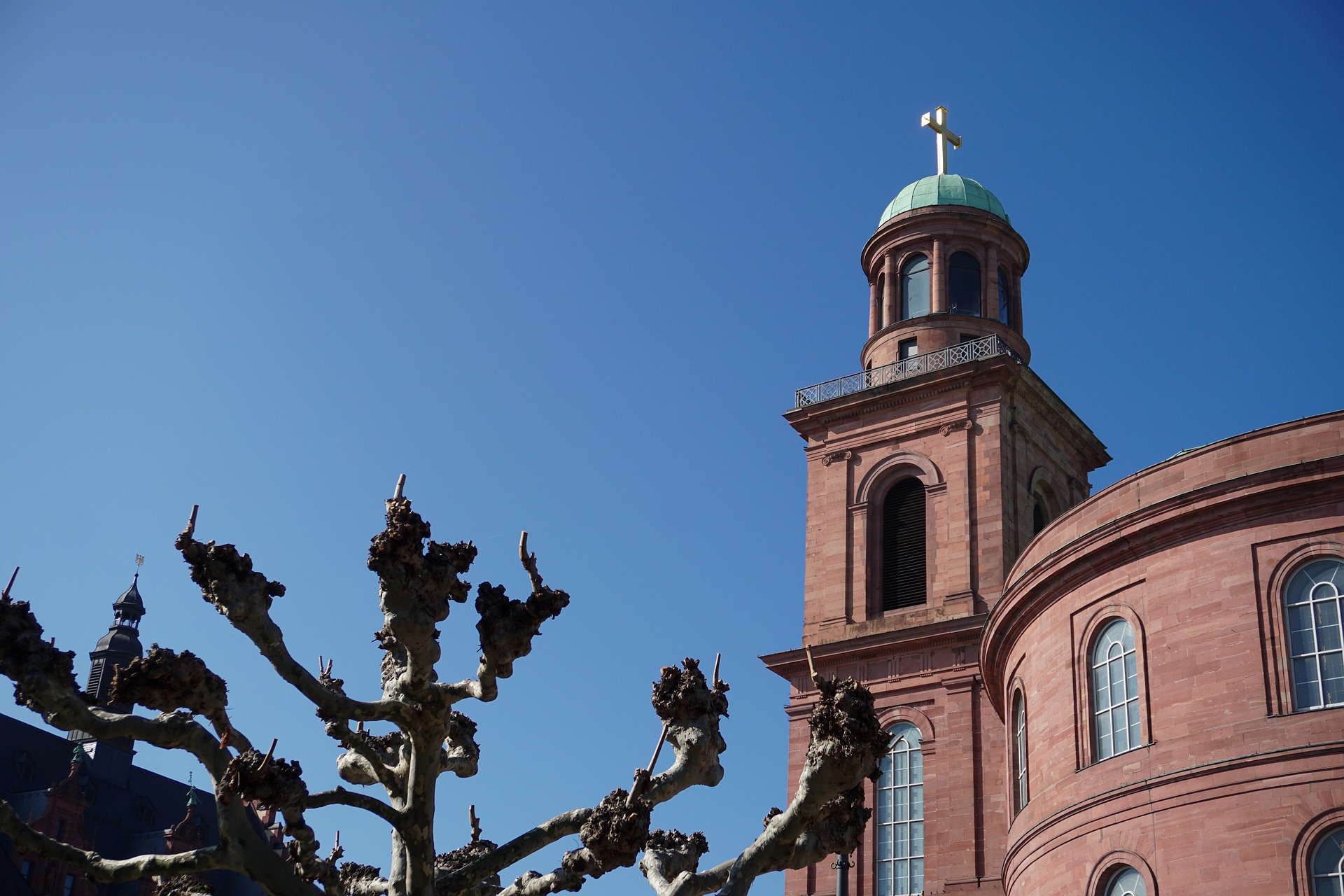 La imponente iglesia Paulskirche.