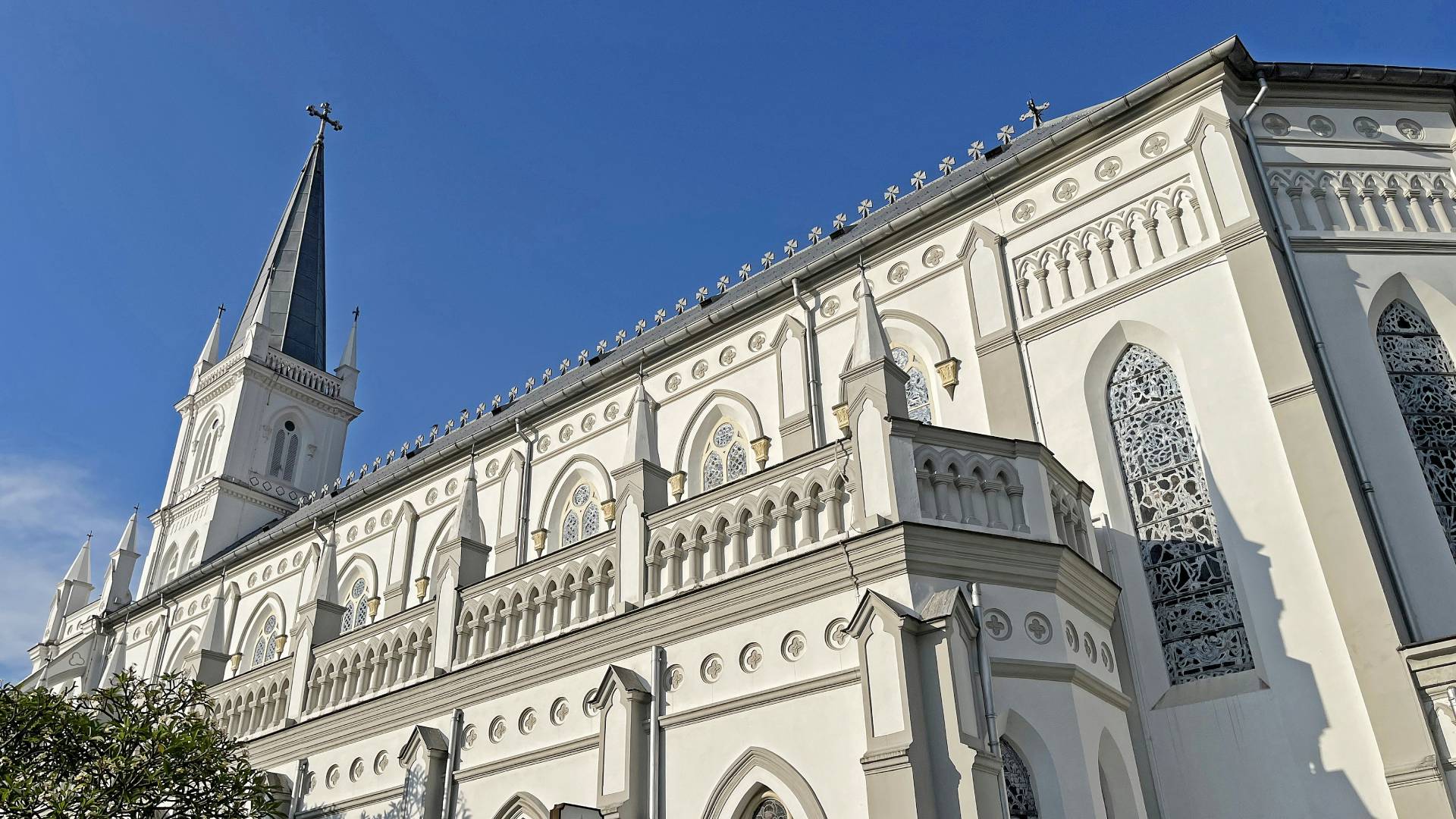 CHIJMES.