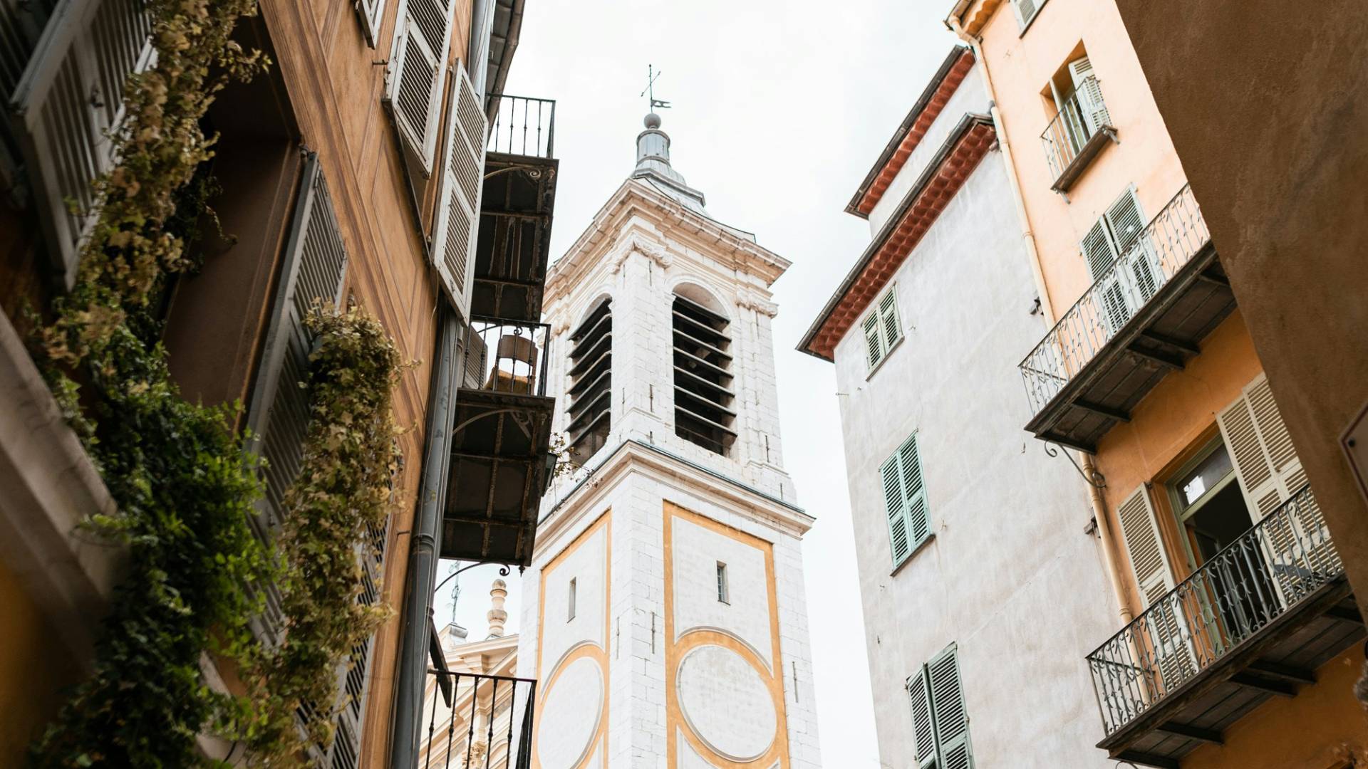 Campanario de Santa María y Santa Reparata.