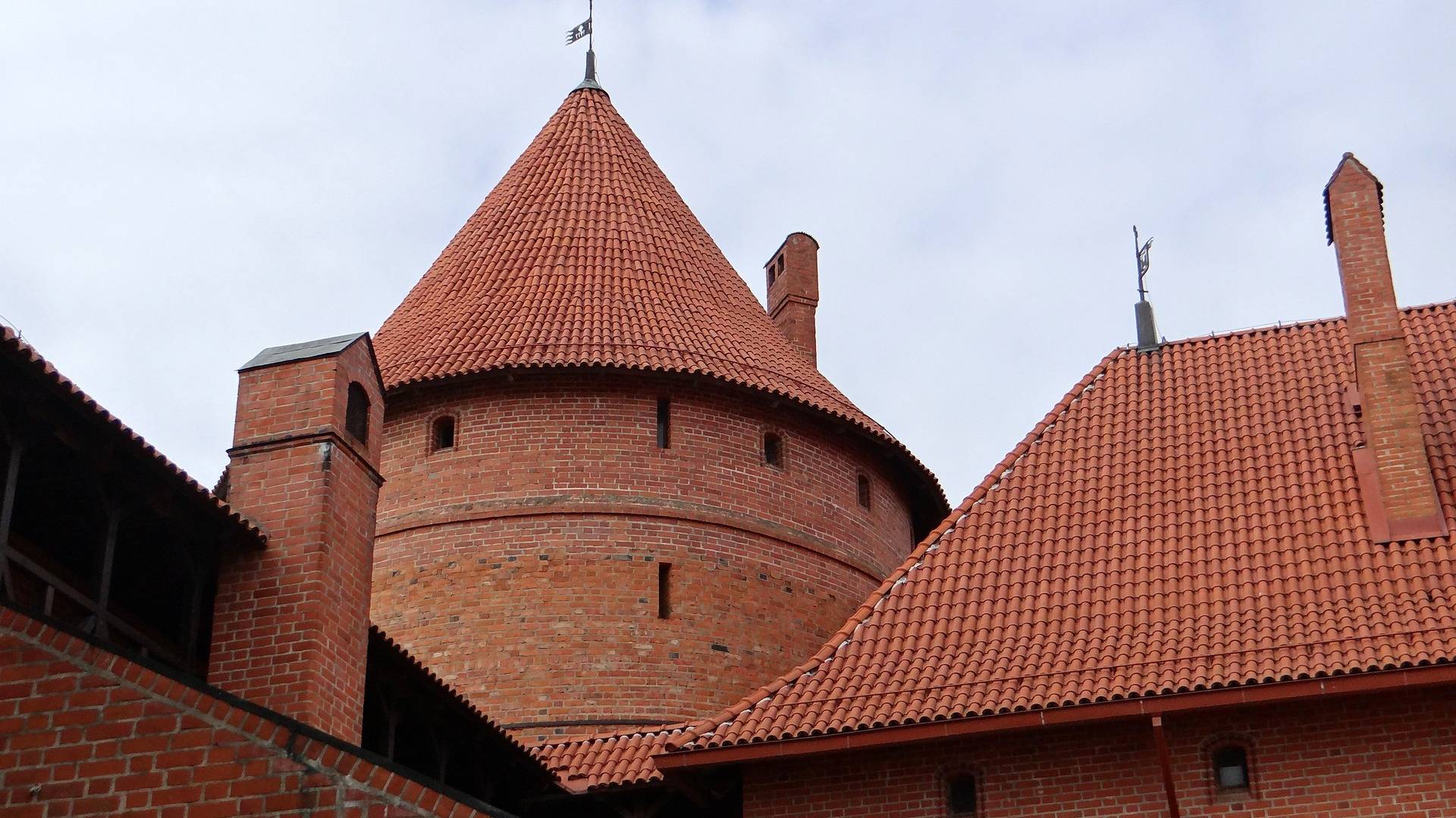 Detalle de las construcciones del castillo de Trakai.