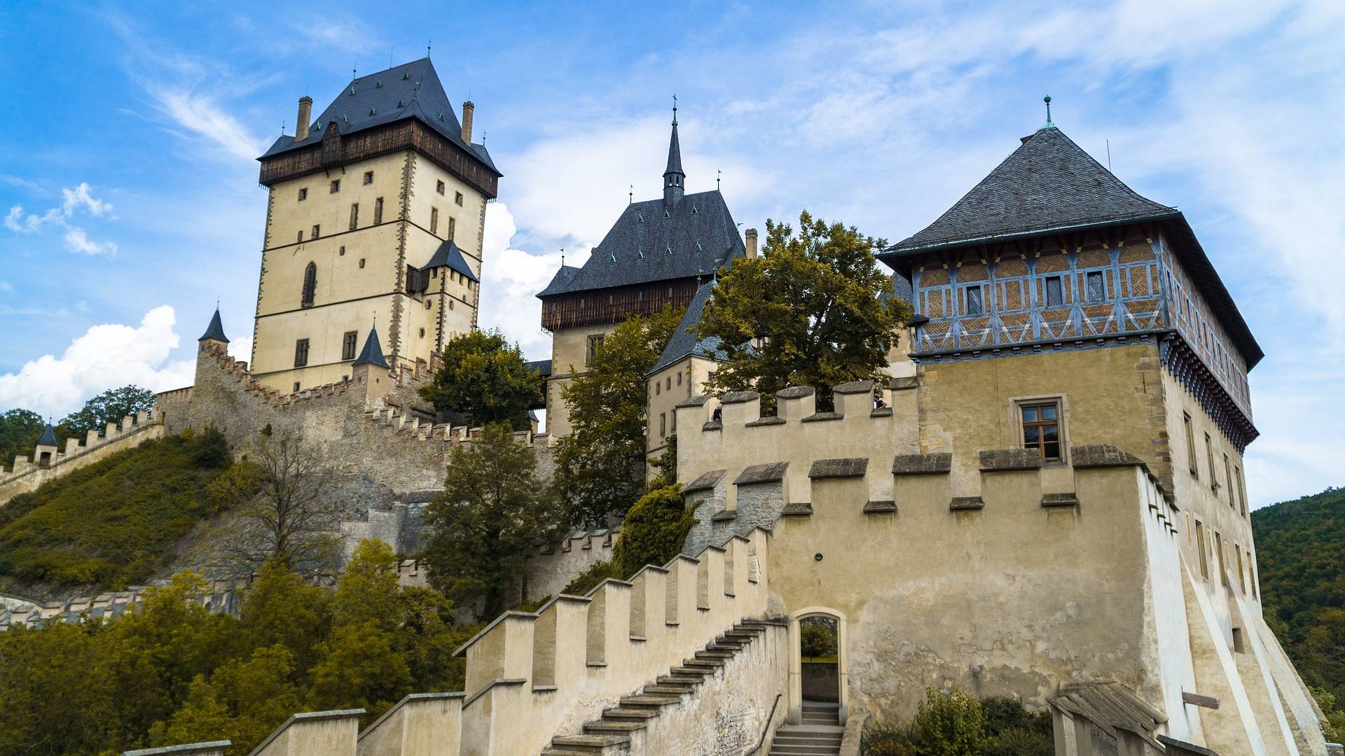 El imponente Castillo de Karlštejn.