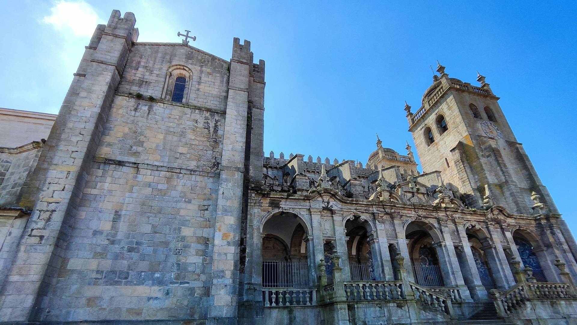 La imponente Catedral de Oporto.