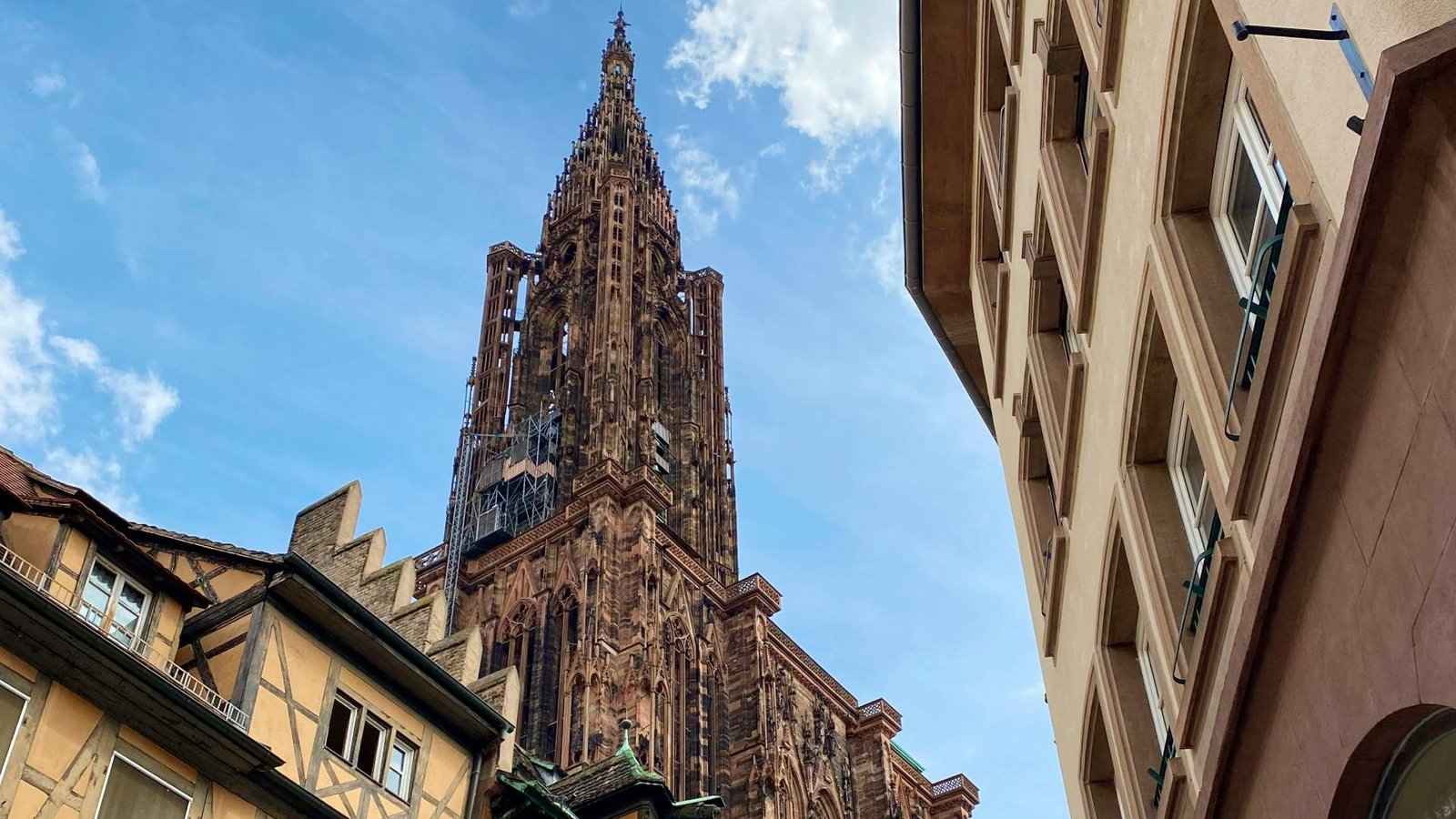 La imponente Catedral de Estrasburgo.