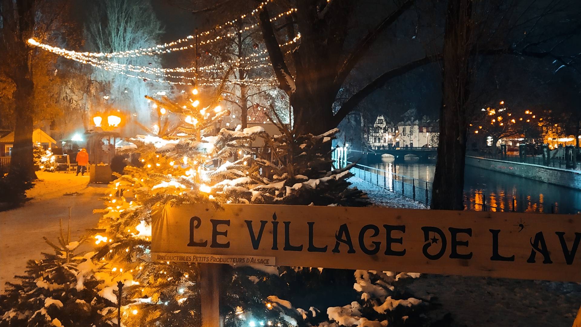 El encanto del barrio de Petite France en Navidad.