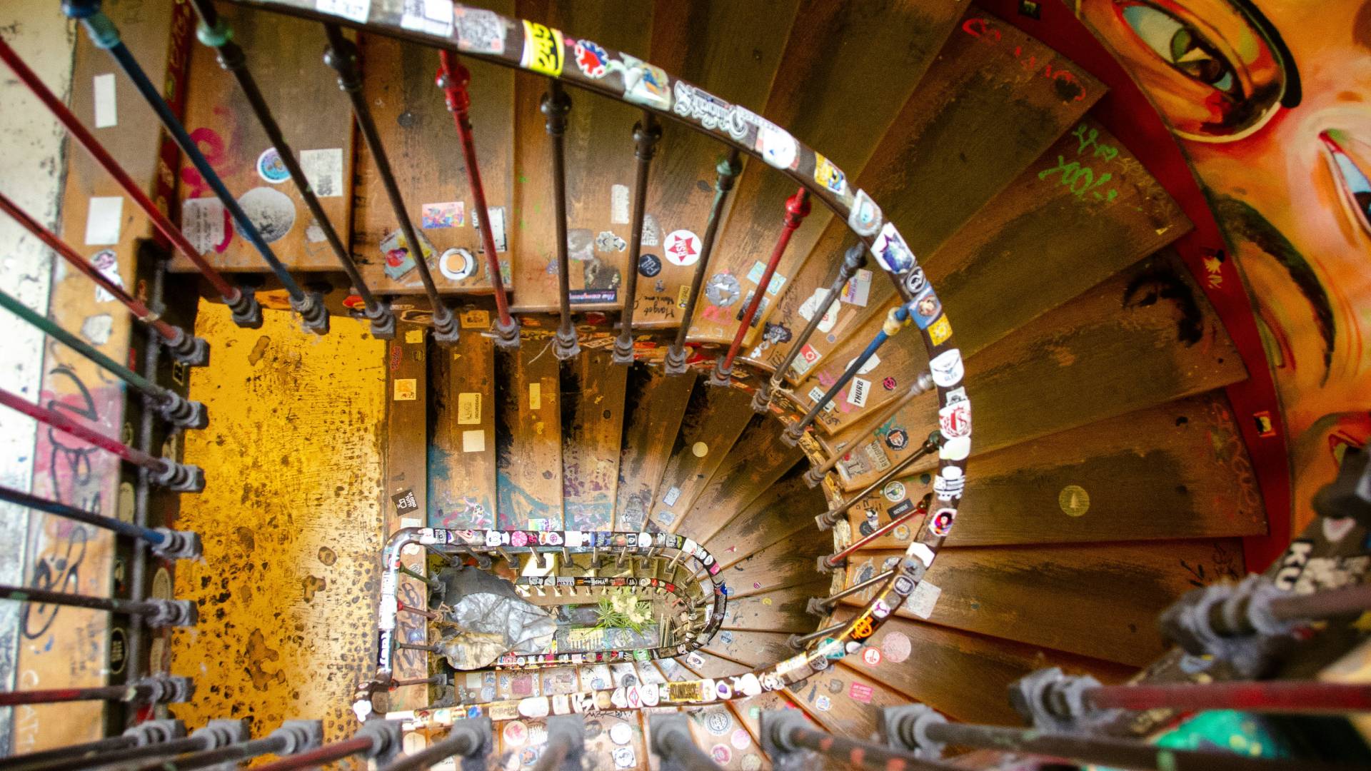 Escaleras del edificio Rivoli 59.