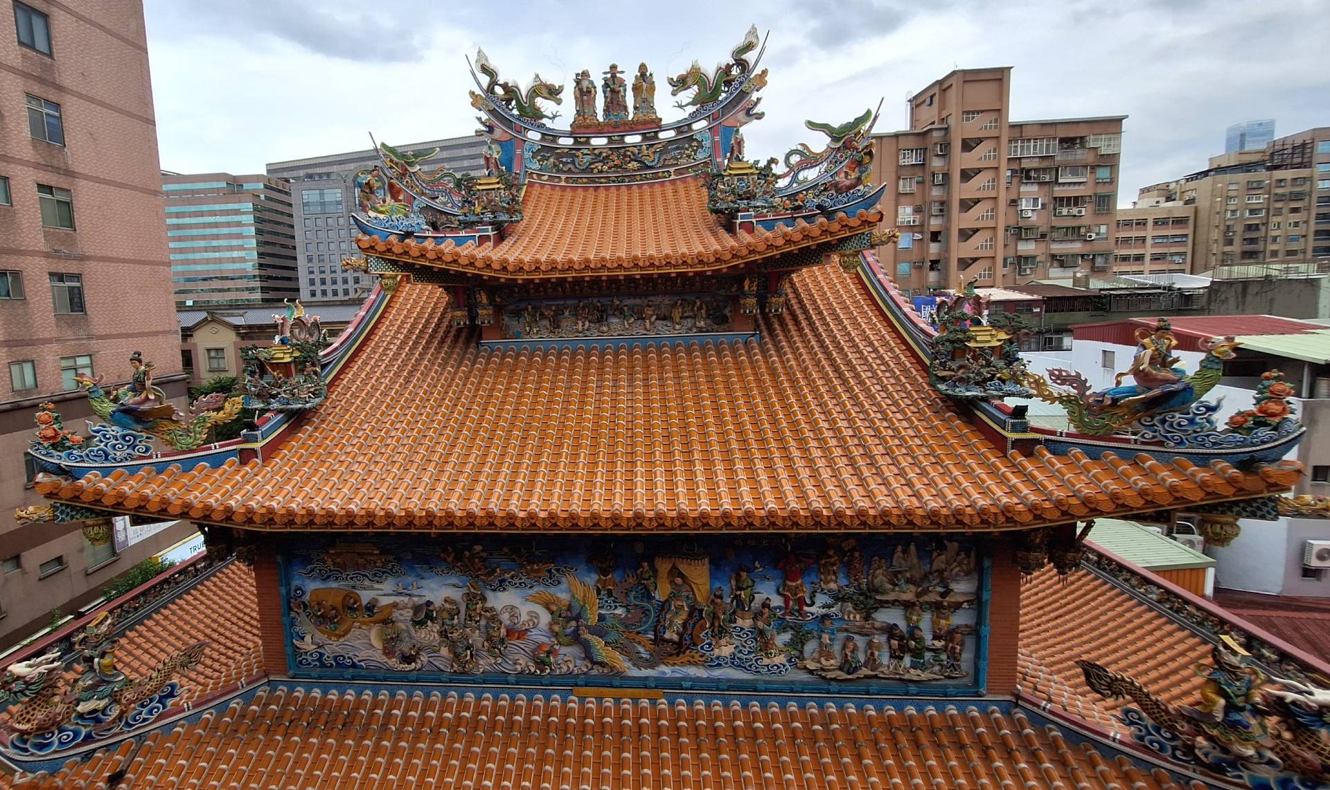 Tejados del Templo Ciyou, junto al Raohe Night Market.