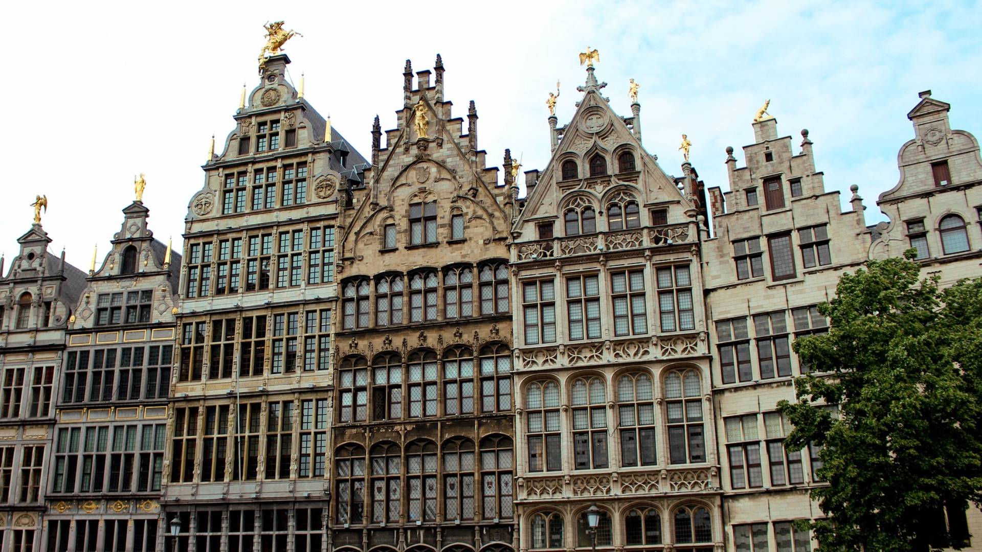 Preciosos edificios en la Grote Markt.