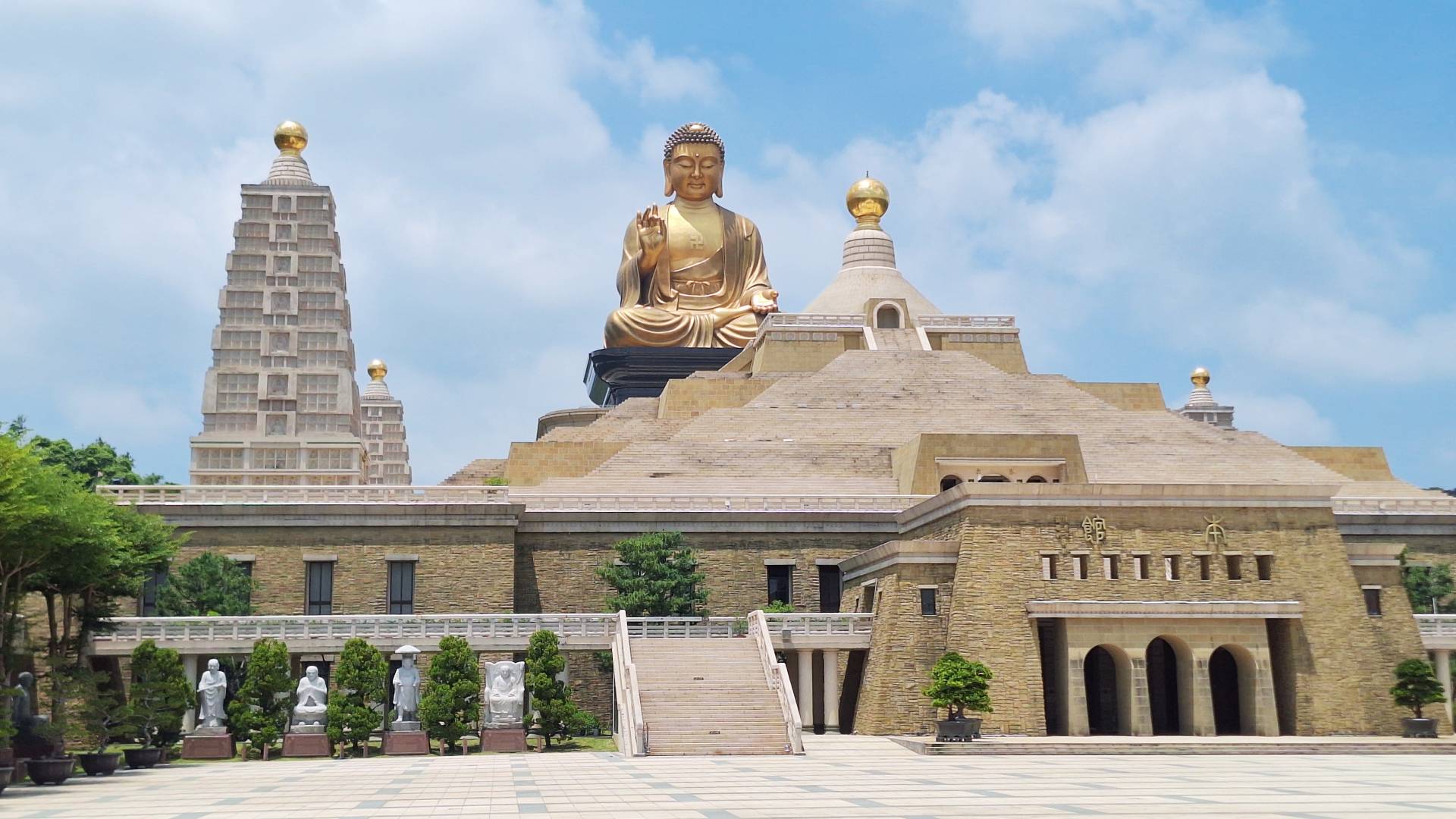 El enorme Buda del Monasterio Fo Guang Shan.