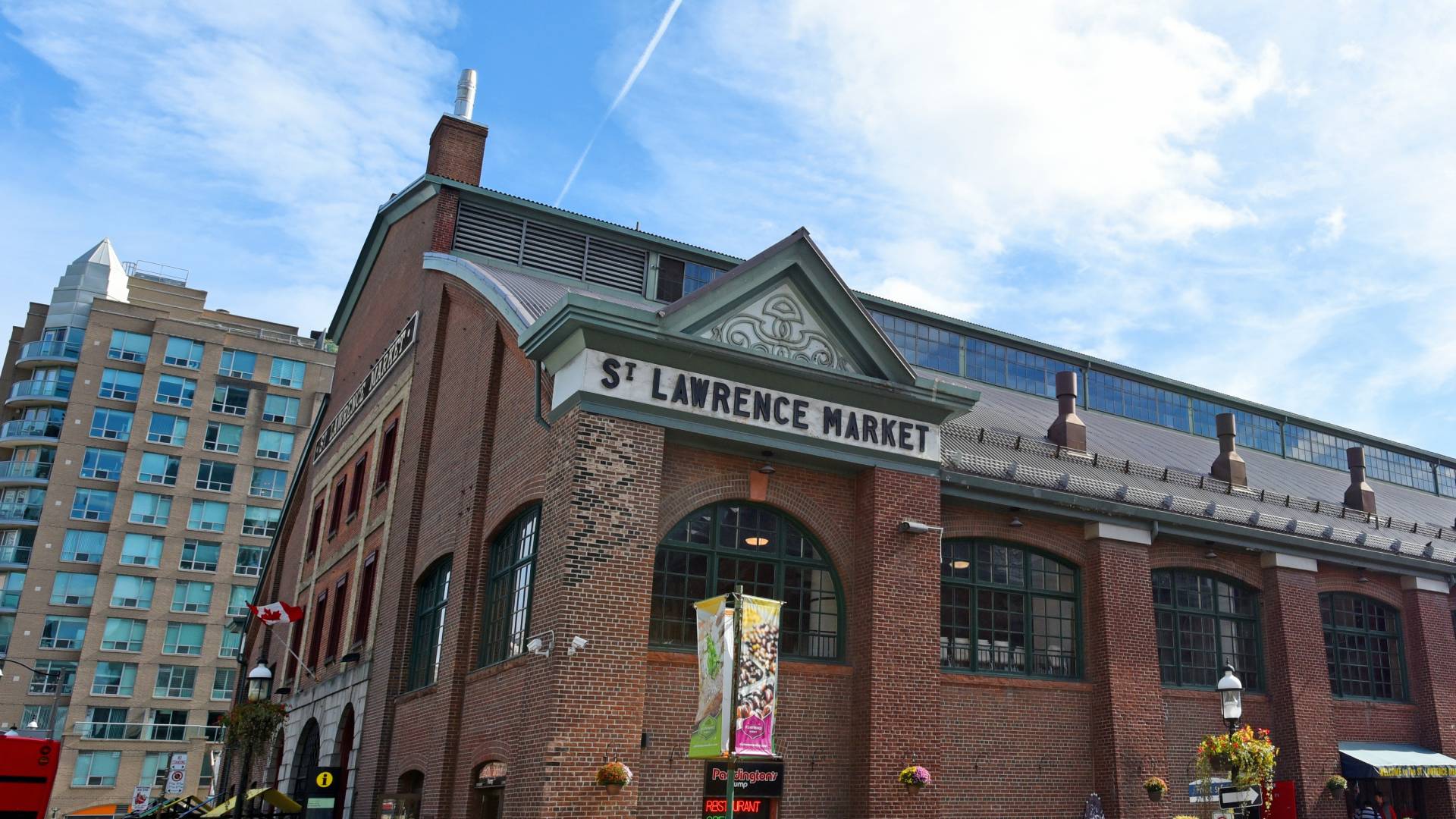 Exterior del St Lawrence Market en Toronto.