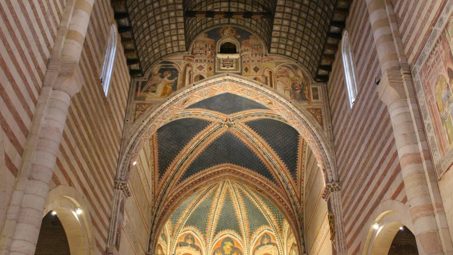 Interior de la Basílica de San Zenón.