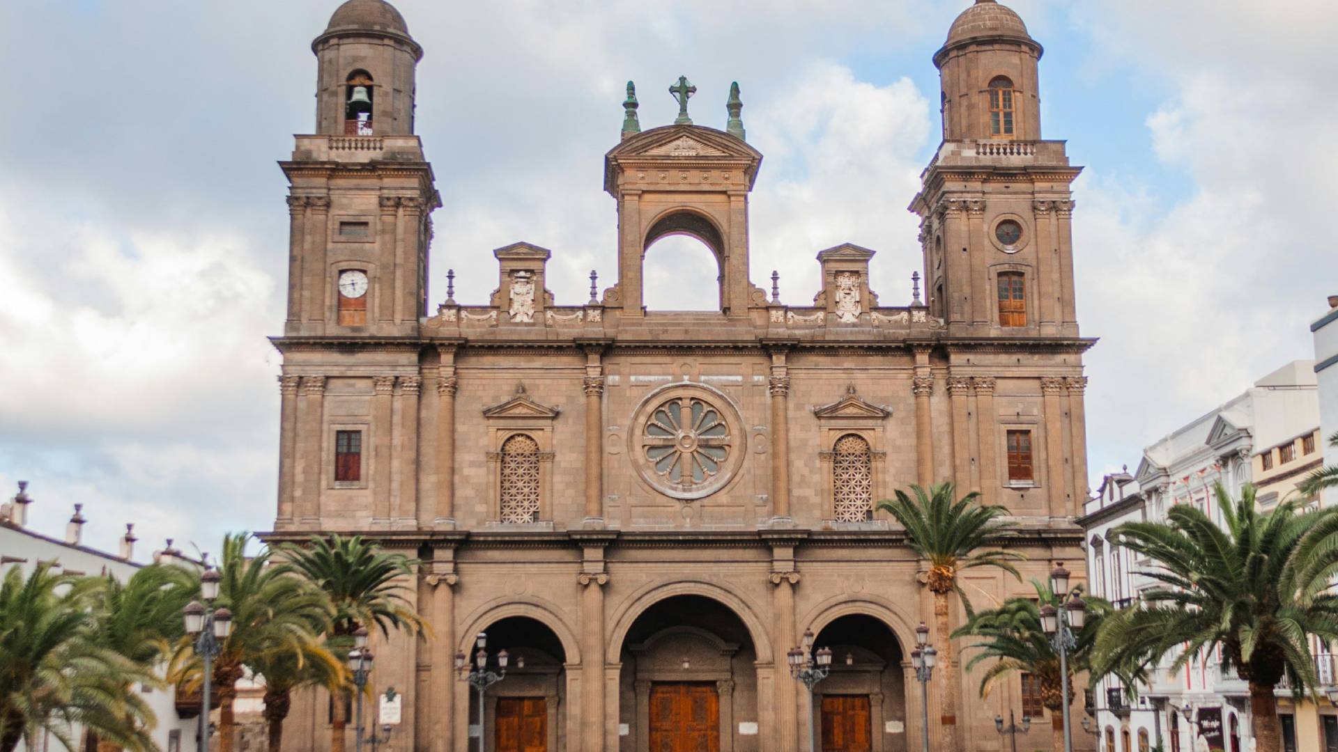 La imponente Catedral de Santa Ana.