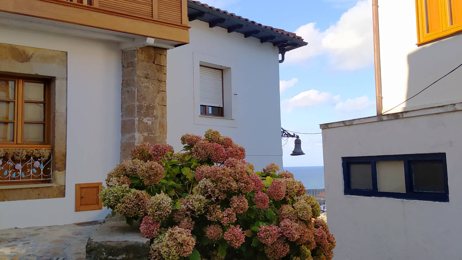 El pintoresco centro de Lastres.