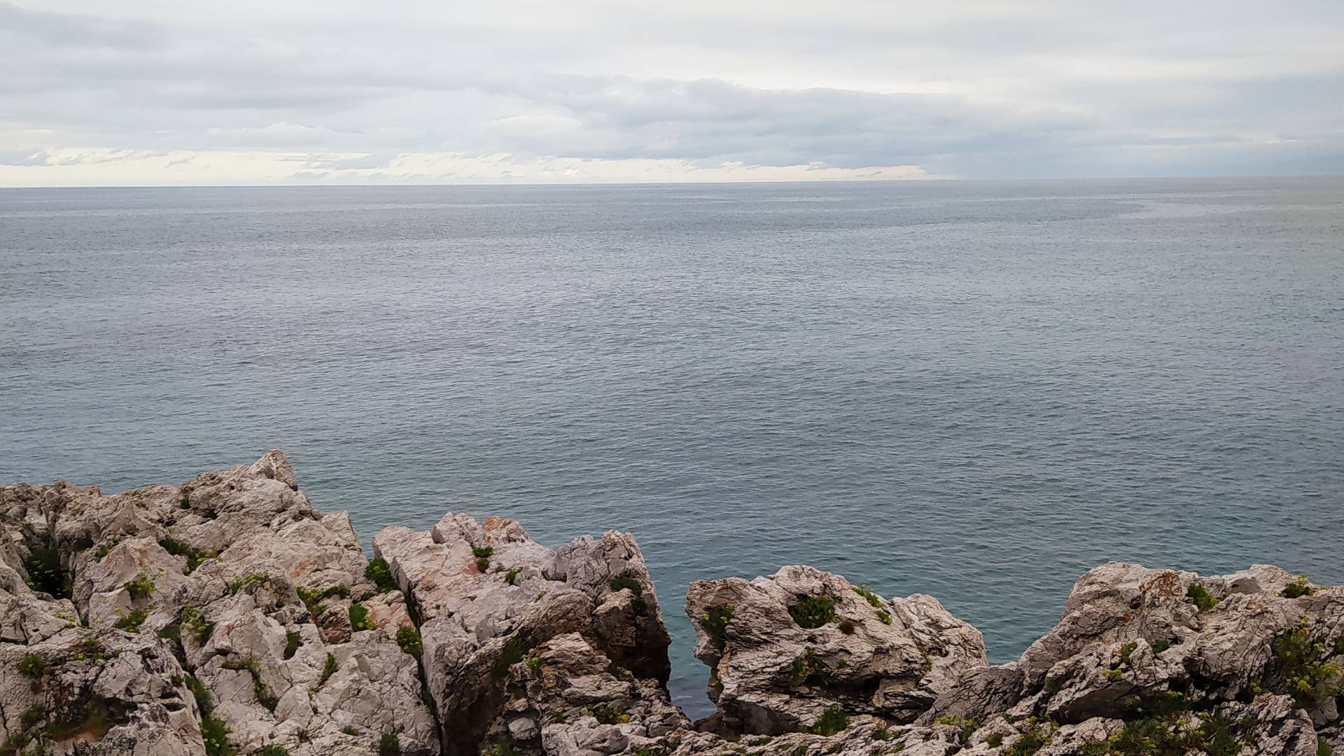 Preciosas vistas del horizonte de Llanes.