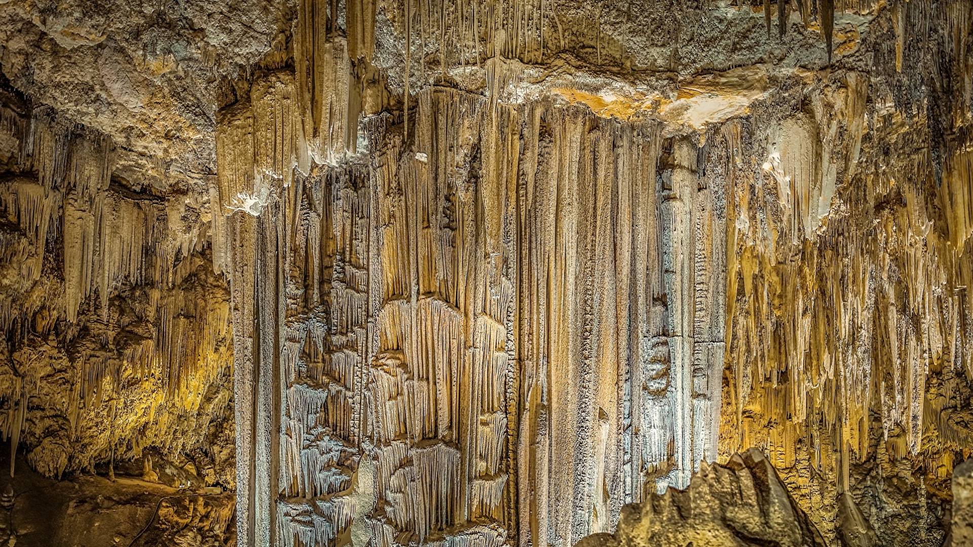 Detalle de las Cuevas de Nerja.