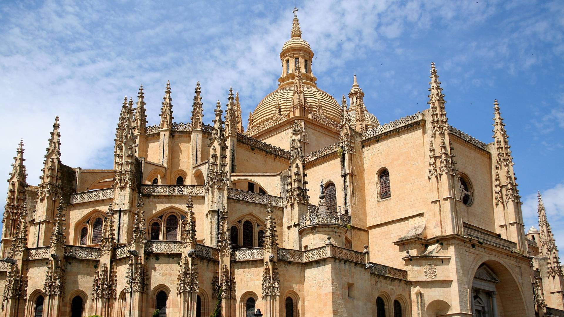 La Catedral de Segovia y su impresionante exterior.