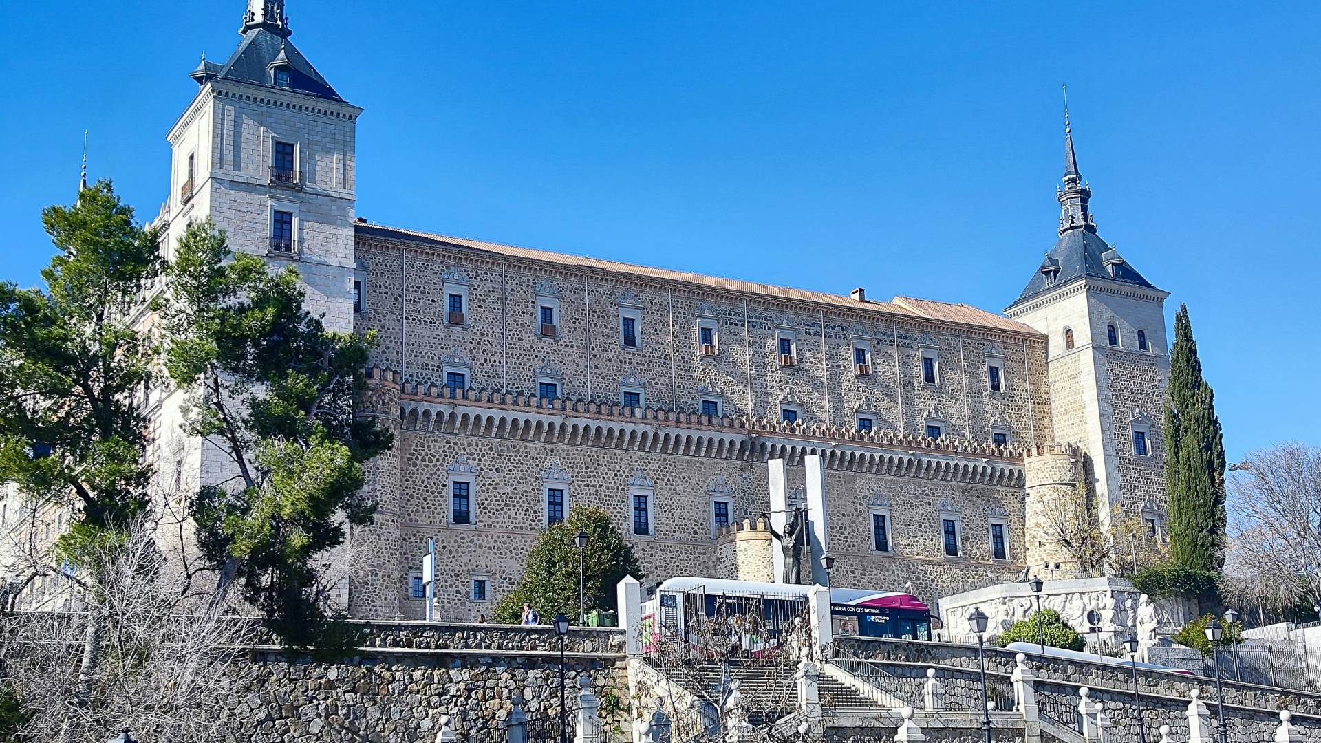 El icónico Alcázar de Toledo.