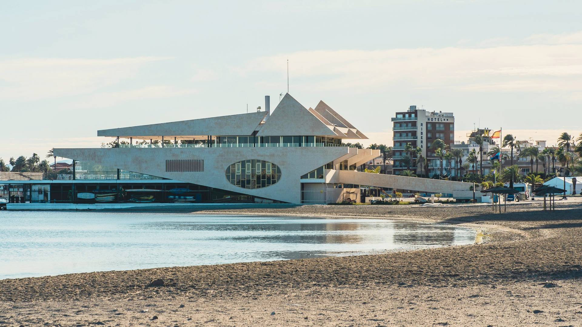 La maravillosa playa de la Malvarrosa.