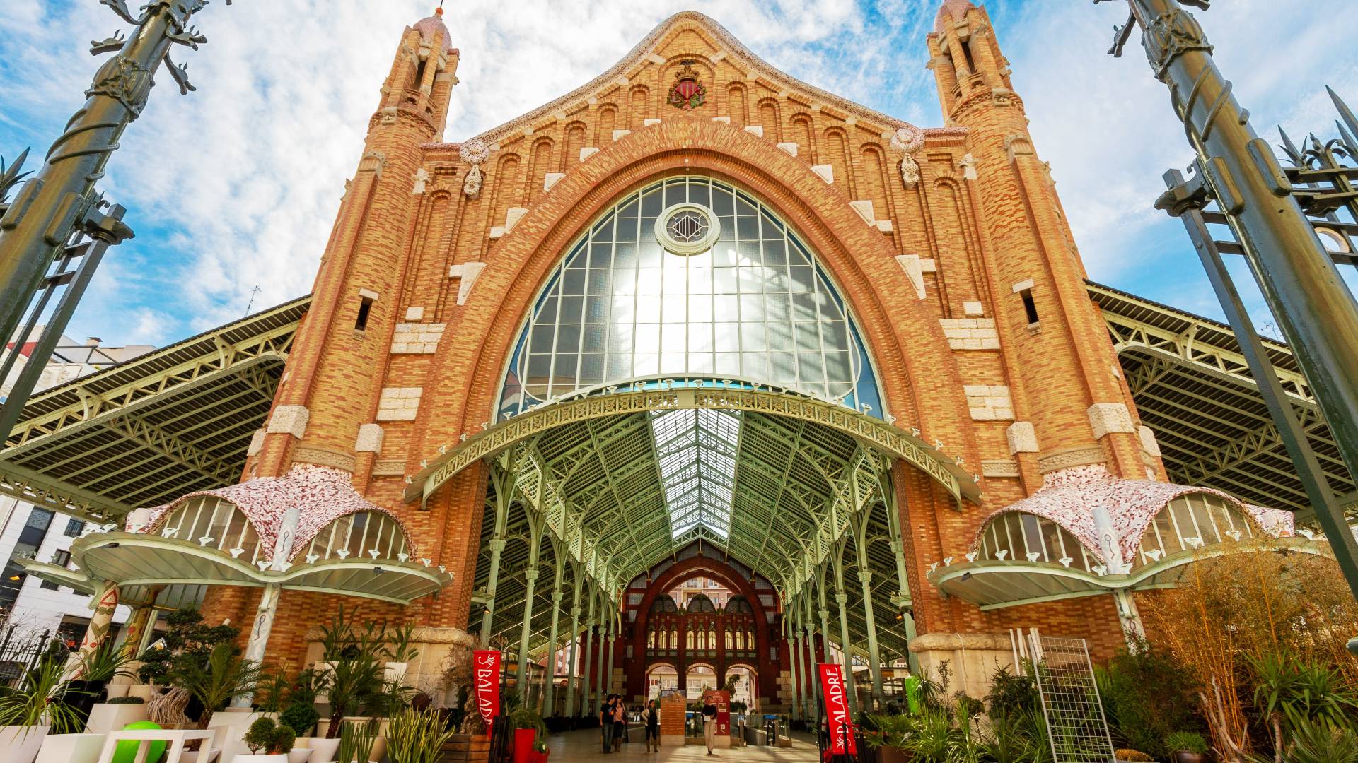 Entrada del Mercado de Colón.