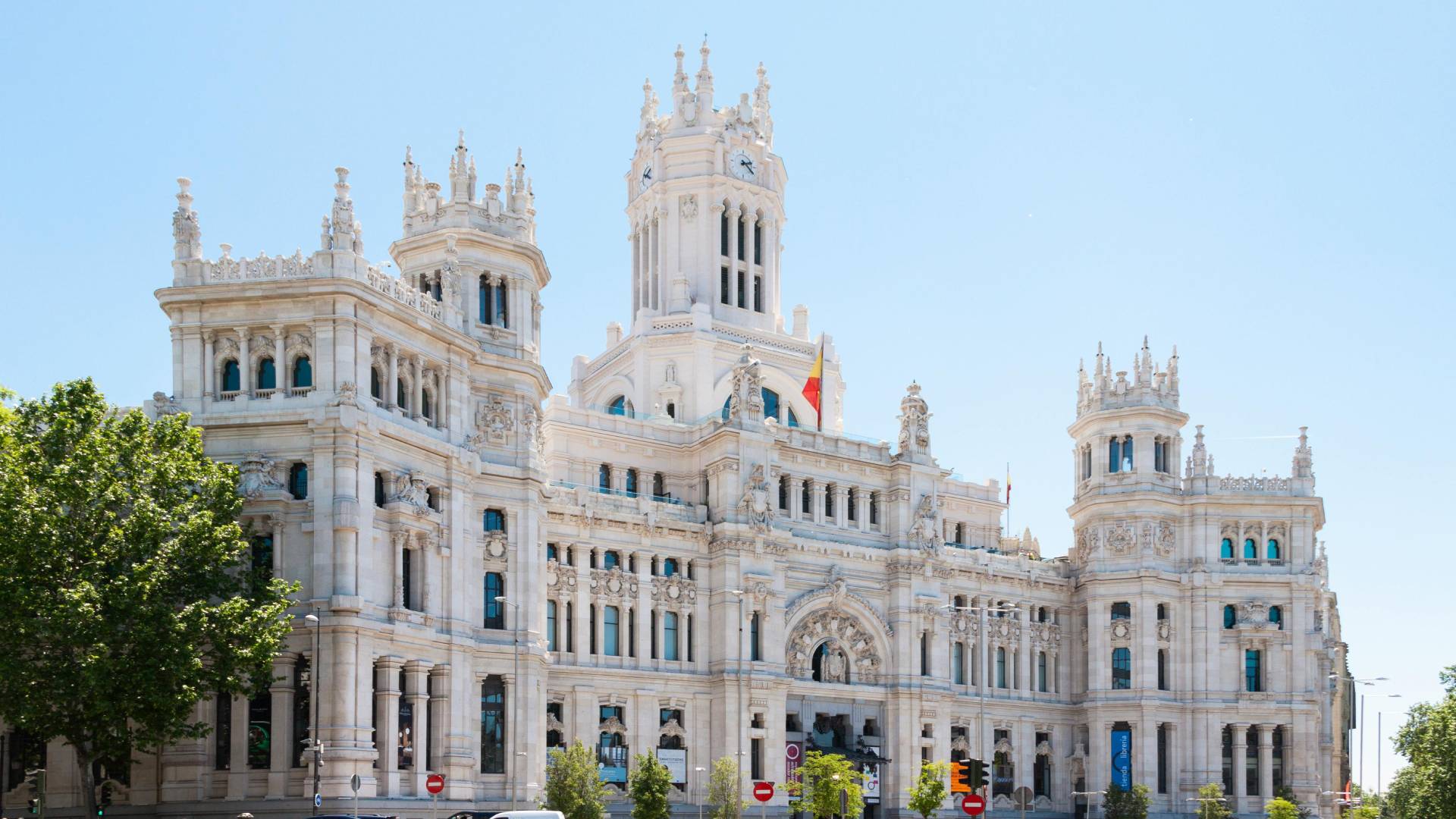 Edificio del ayuntamiento en la Plaza de Cibeles.