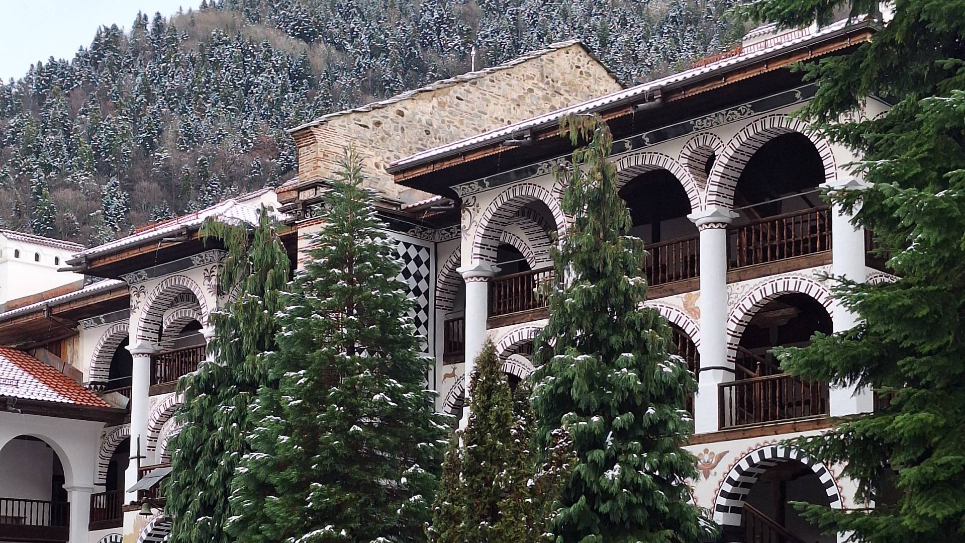 Nieve en el Monasterio de Rila y alrededores.