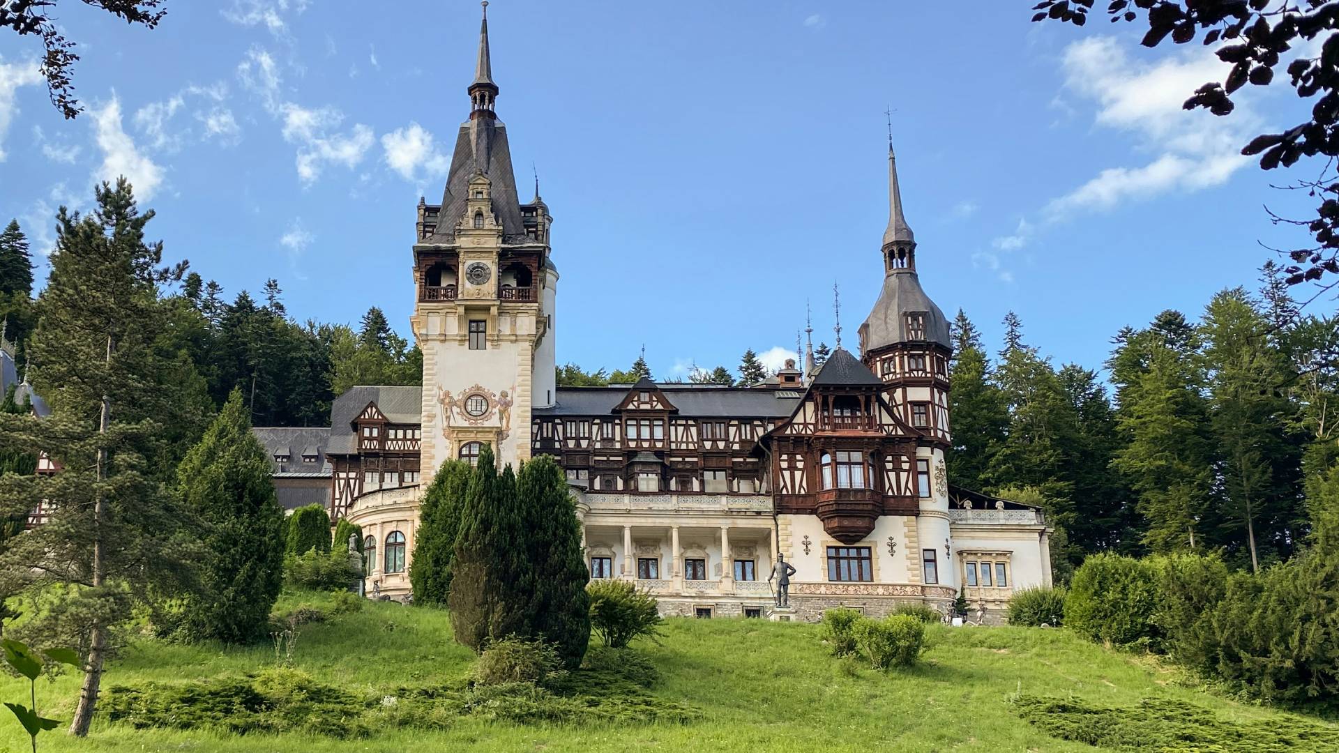 El pintoresco Castillo de Peleș.