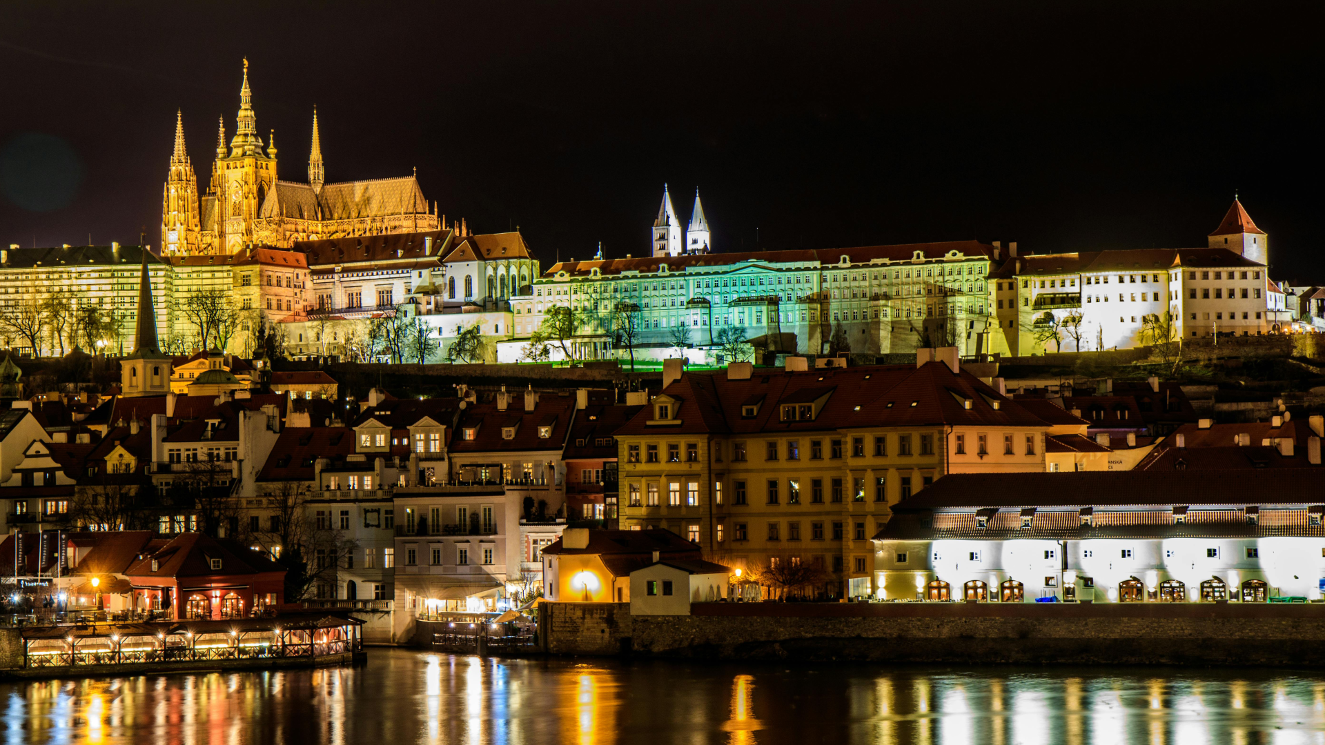 Itinerario de 9 días por Praga y los castillos de República Checa: El encanto de Praga de noche.