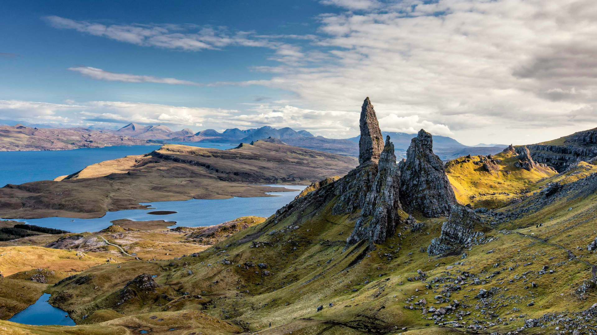 Mejores excursiones desde Inverness: Paisaje de la Isla de Skye.