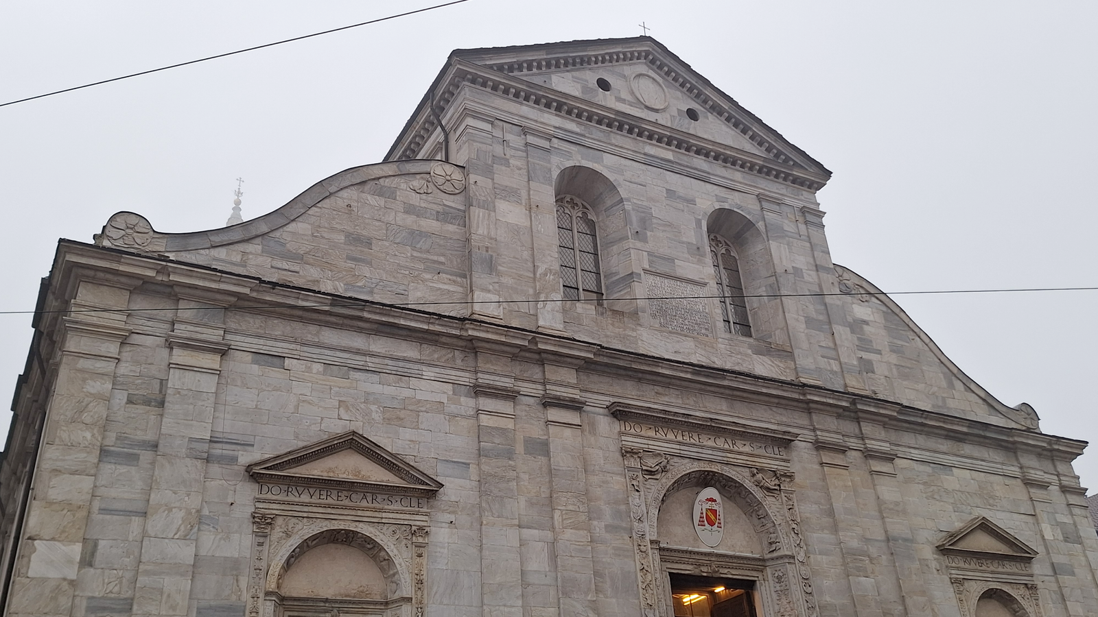 Fachada principal del Duomo de Turín.