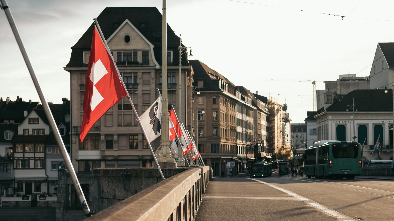 Puente Mittlere Brücke.