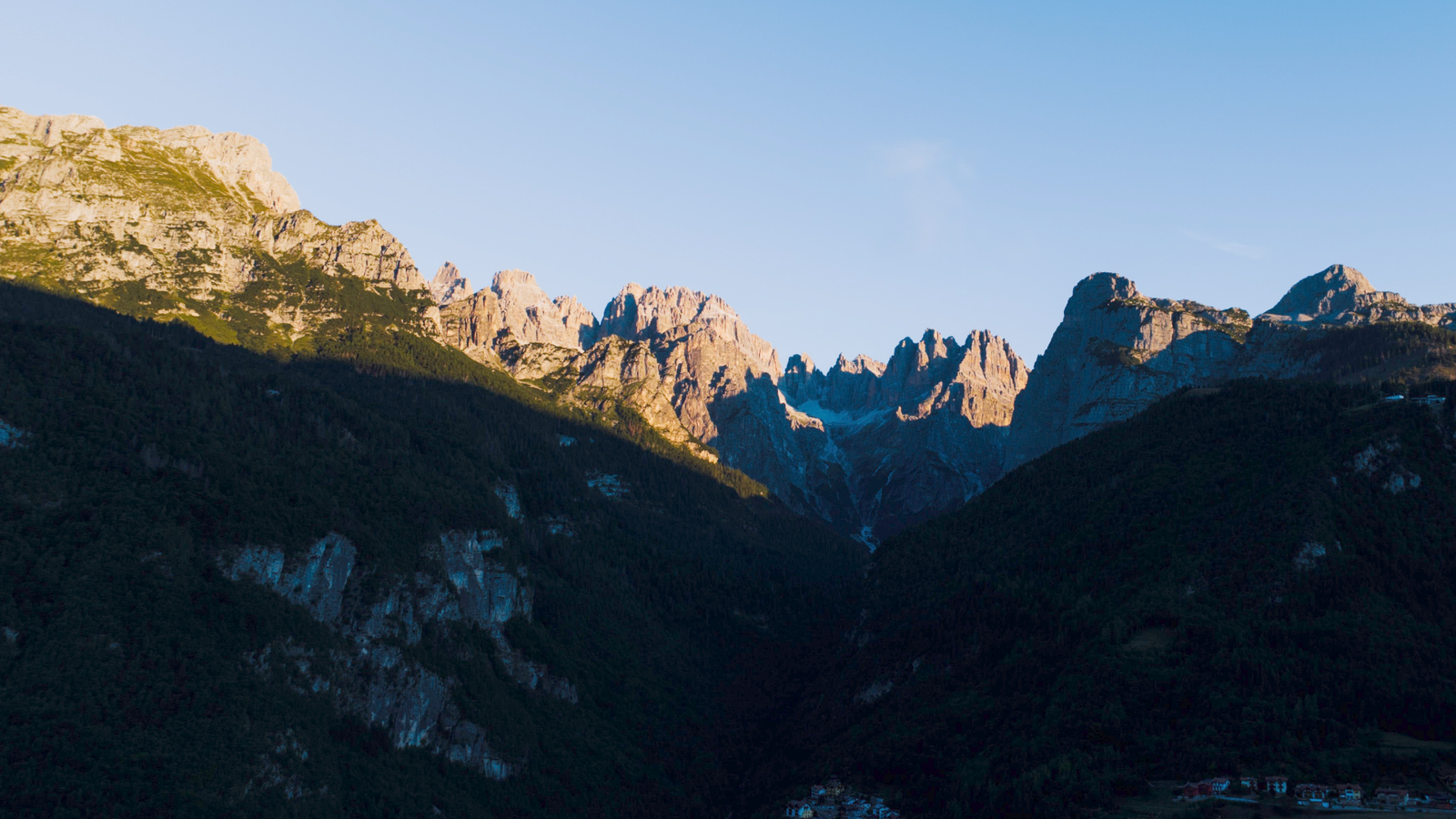 Conjunto de los Dolomitas de Brenta.