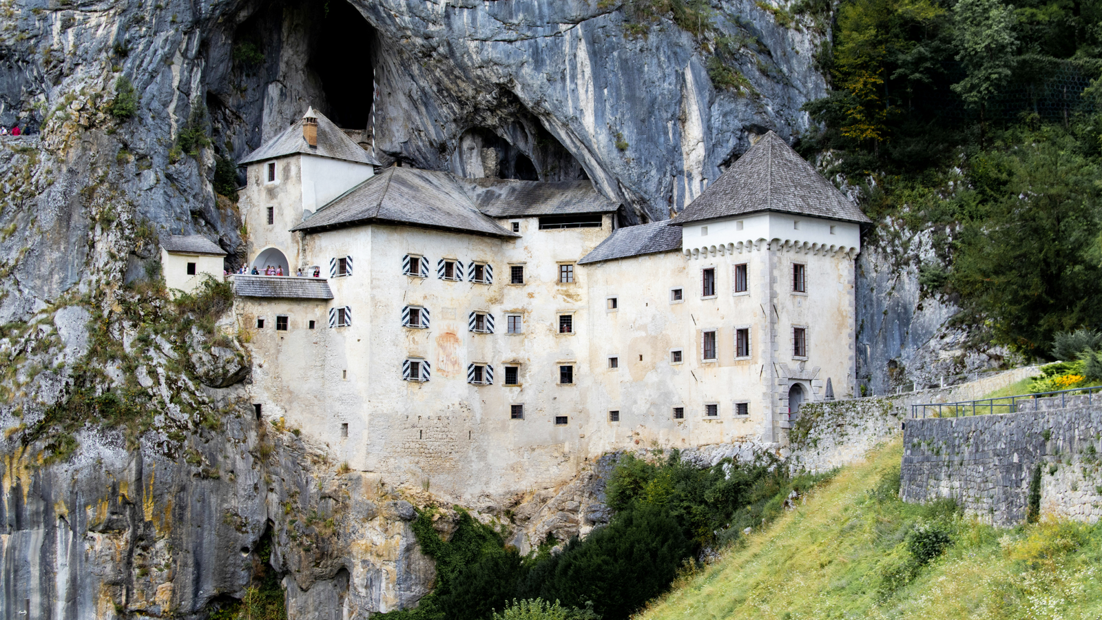 El impresionante Castillo de Predjama.