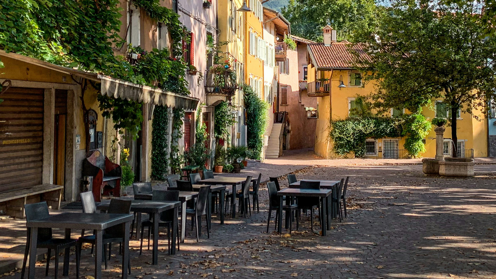 Terraza en el centro de Trento.