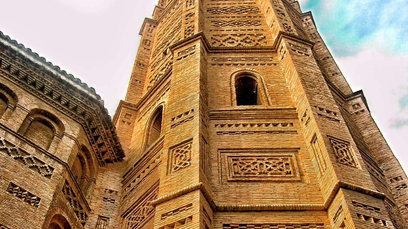 Torre mudéjar de Santa María la Mayor.
